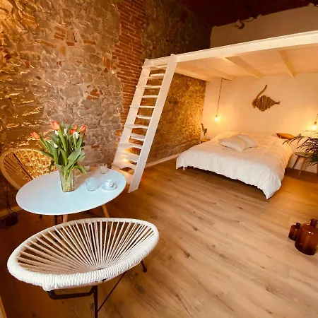 לינה וארוחת בוקר Civiconovantatre - New 3*